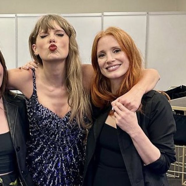 me dio coraje que the eras tour estuviera lleno de gringxs que tuvieron mil fechas en su país HASTA QUE ME ENTERÉ DE QUE VINO JESSICA CHASTAIN 🇺🇸🇺🇸🇺🇸🇺🇸 bienvenida hermana yo creo en la ciudadanía global no existen las fronteras este es tu país