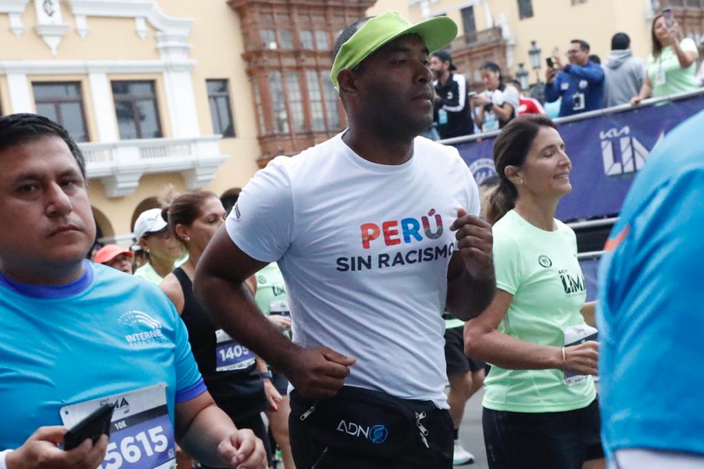 MinCulturaPe's tweet photo. ¡Corriendo juntas y juntos en la lucha contra el racismo! Estamos presentes con la estrategia #PerúsinRacismo del Ministerio de Cultura en la Expo-maratón y Media Maratón de Lima &amp;10k organizada por @MuniLima y @PeruRunners. https://t.co/iNwELRKcI4