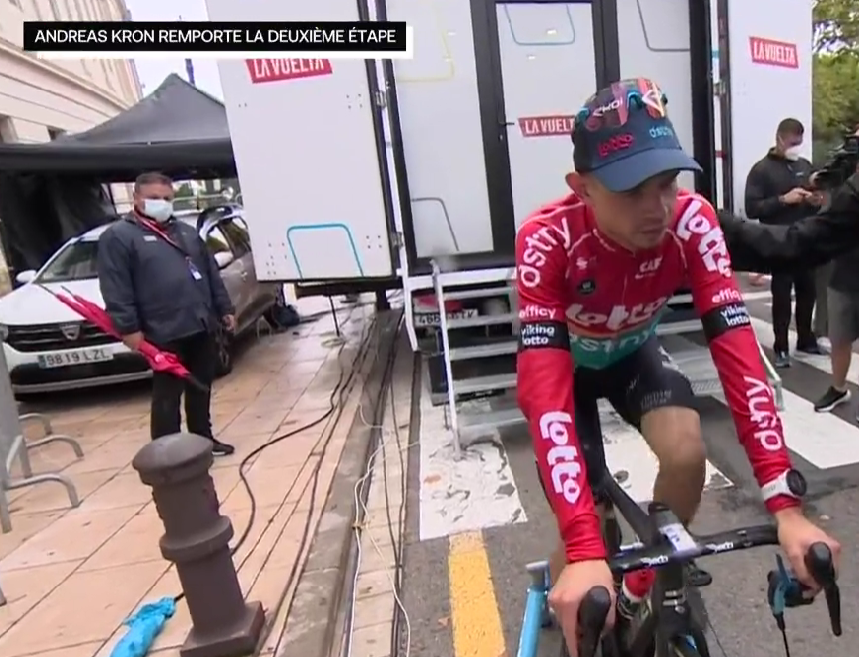 JPHHenneton's tweet image. #cyclisme 🚴‍♂️ #Vuelta 🇪🇸   Étape 2⃣

Andreas #Kron décrasse

#LaVuelta23