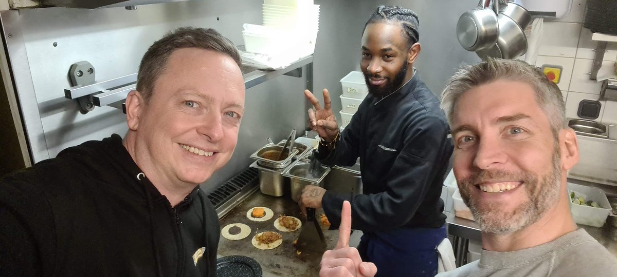 xTHETUBEBOYSx's tweet photo. What's the time ? Taco Time with @Polkadot @paritytech @kilt @NodleNetwork 

#blockchain #cryptocurrency #IoTCommunity https://t.co/mnv3RvynaV