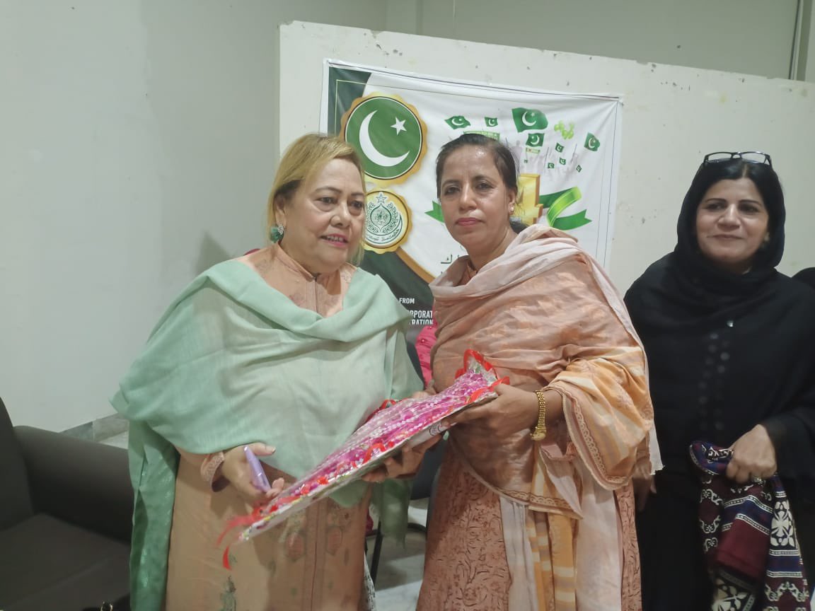asmahassankhoso's tweet image. ALHUMDULILLAH meetings were successful. held my president Women’s Wing Sindh Adi @shaguftajumani sahiba, General Secretary Adi @DRMAHREENBHUTTO sahiba and all women’s Wing Sindh ladies present. 3/3
#Sindh
#pakelections2023
#PPPDigital
