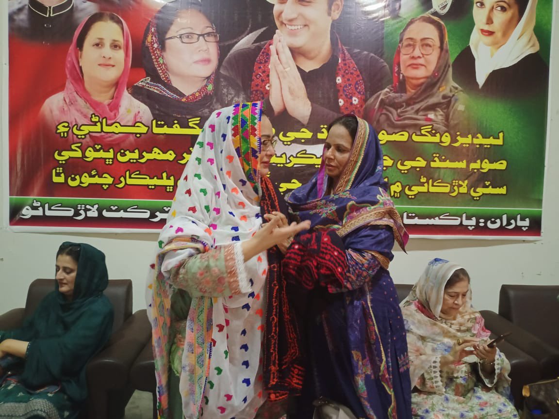 asmahassankhoso's tweet image. ALHUMDULILLAH meetings were successful. held my president Women’s Wing Sindh Adi @shaguftajumani sahiba, General Secretary Adi @DRMAHREENBHUTTO sahiba and all women’s Wing Sindh ladies present. 3/3
#Sindh
#pakelections2023
#PPPDigital
