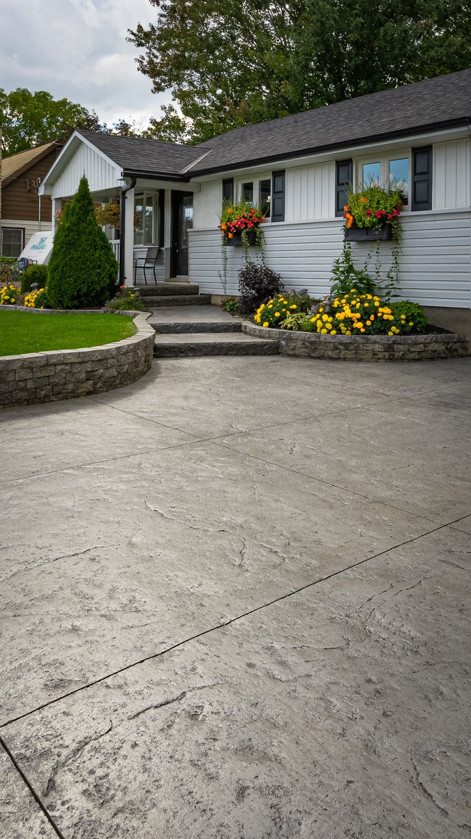 AKKOLTD's tweet image. It's not too early to start planning for next year's projects, give us all a call at (519) 245-6252 for a free quote.  We can also be reached by email at akkoltd@execulink.com

#driveways #poolsurrounds #walkways #sidewalks #flatwork #strathroy #londonontario #stthomas