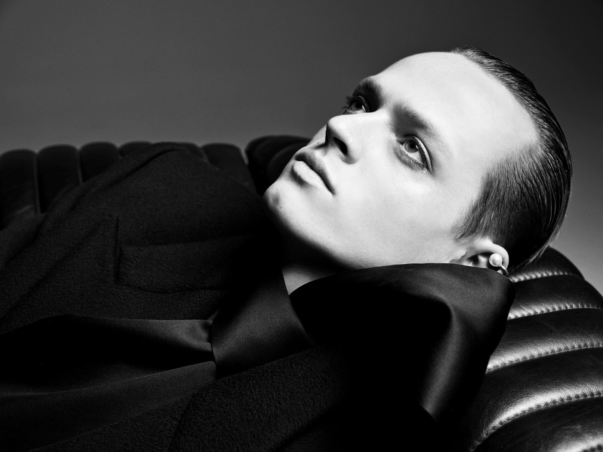 Anson Boon - Fall 23
by Anthony Vaccarello
Photographed by Gray Sorrenti

#YSL #YvesSaintLaurent #SaintLaurent #YSL50