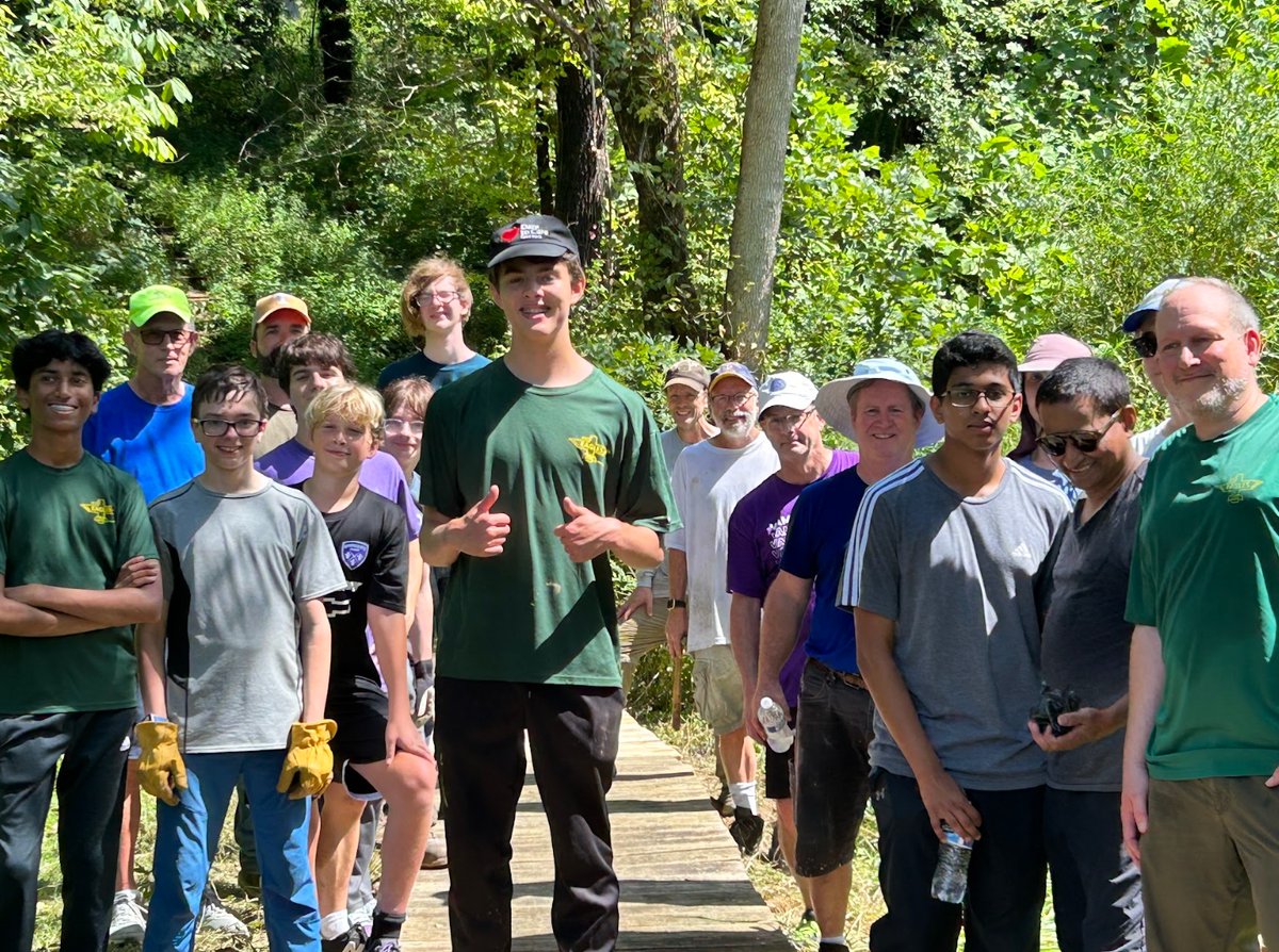 PESCLouisville's tweet image. Yesterday, Eagle Scout candidate Ben Scobee, and other scouts from Troop 109 rebuilt our boardwalk at the wetlands to make it more safe and also constructed a new boardwalk on out white trail. #thankascout #eaglescout #makingthingsbetter