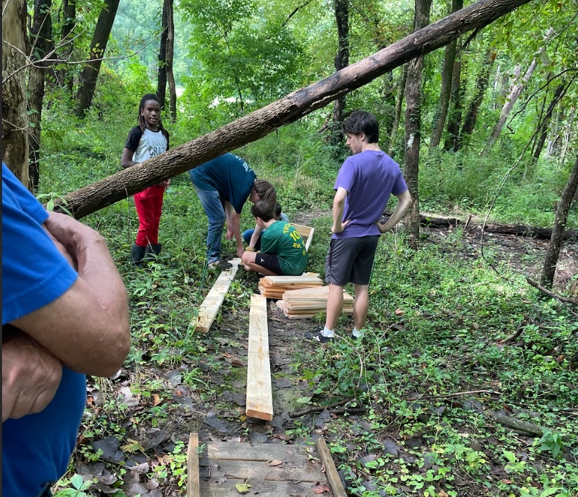 PESCLouisville's tweet image. Yesterday, Eagle Scout candidate Ben Scobee, and other scouts from Troop 109 rebuilt our boardwalk at the wetlands to make it more safe and also constructed a new boardwalk on out white trail. #thankascout #eaglescout #makingthingsbetter