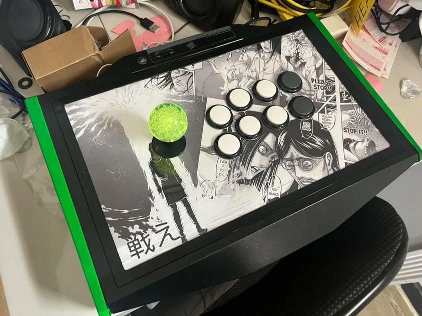 focusattack's tweet photo. Big thanks to Instagram’s @itsanalaskanbullworm for dropping this updated TE2 in our DMs! I dig the clean layout and color choice - what do you think? #manga #fightstick #madcatz #tournamentedition #te2 #white #green #plexworks https://t.co/8Bah0t3zKE