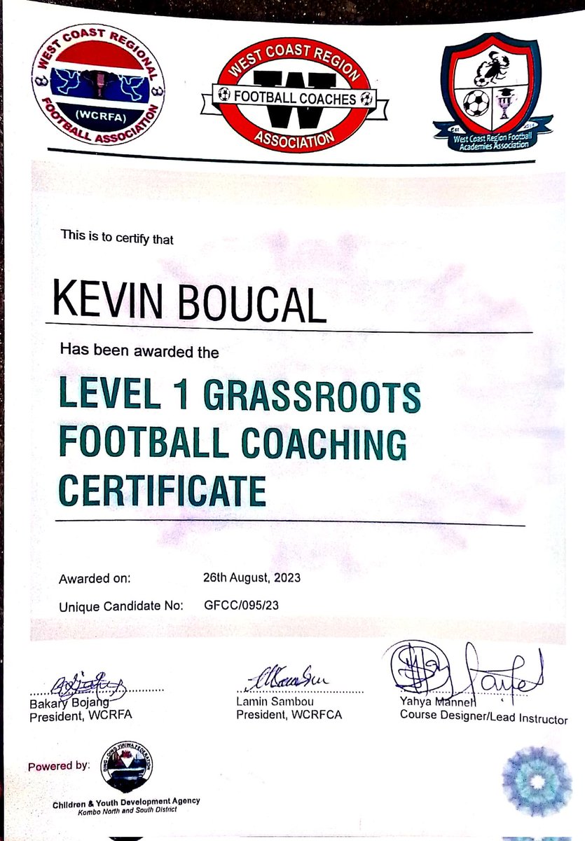 YVFAGambia's tweet photo. So proud to be certified a LEVEL 1 GRASSROOTS FOOTBALL COACHING CERTIFICATE yesterday.
Thanks to David Steatham for funding our training.
#grassrootsfootball
#grassrootcoaching
#yvfa https://t.co/OptGkehgiP