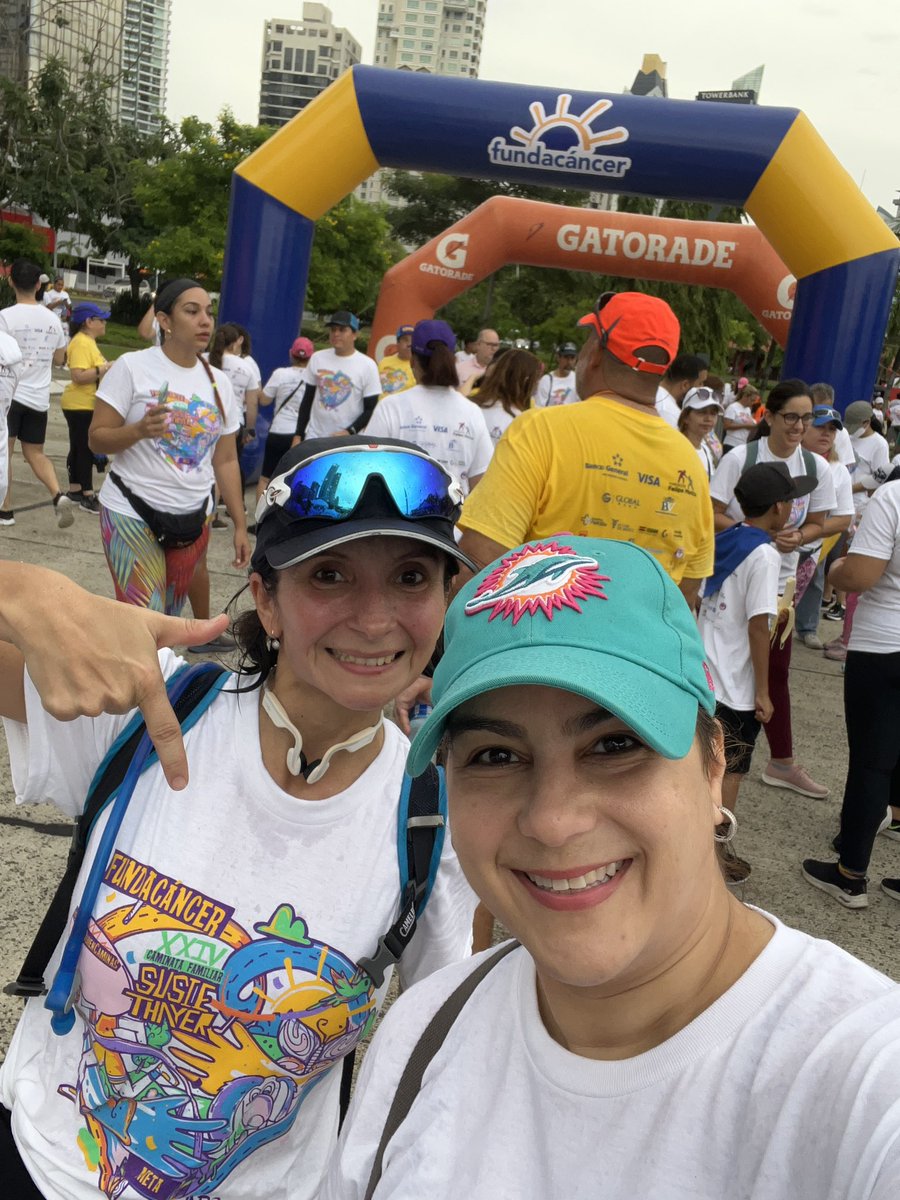 molakarla's tweet photo. Un año más apoyamos caminando nuestros 5K a beneficio de @FundaCancerPTY 

#ytuporquiencaminas
#caminatasusiethayer
#fundacancer https://t.co/y7pP3y5ne8