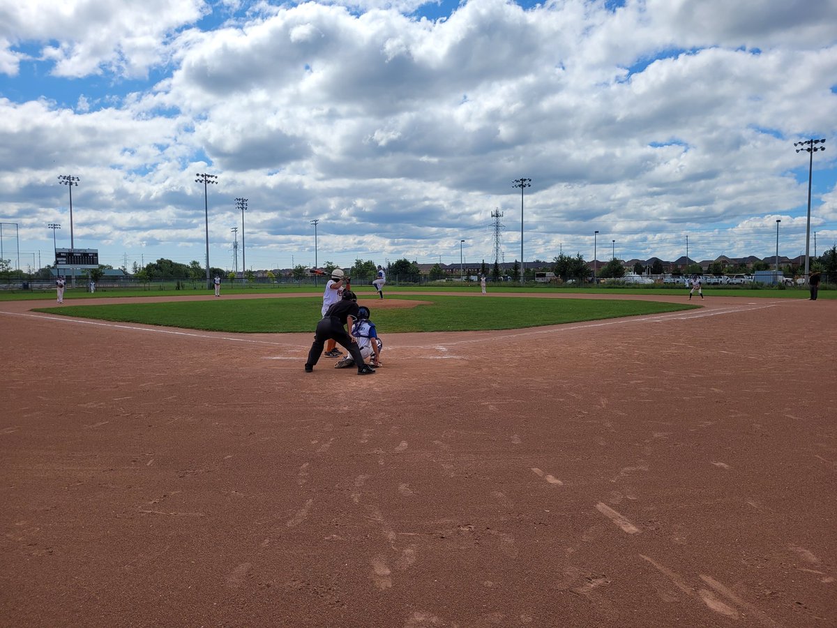 Second Finals of the day at Teramoto in Brampton for the @Eblobaseball 15U Chapionships between @HppTigers and Riverside Royals. Thank you @MotherNature for such a glorious day.