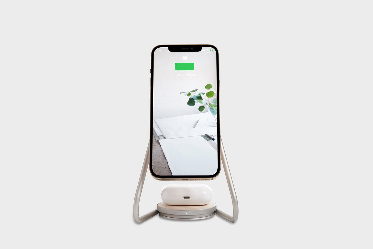 ShopSerafina's tweet photo. This wireless charging stand from Courant is great for one the kitchen counter, or on a nightstand! https://t.co/r1uWDW5UUV