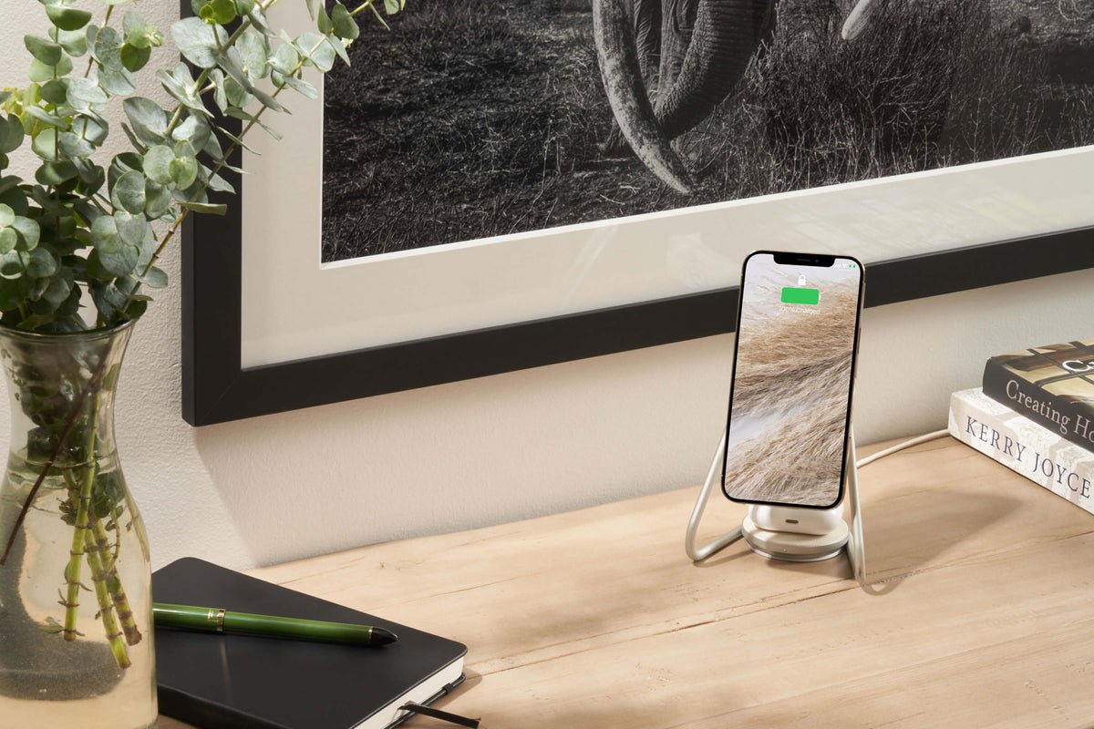 ShopSerafina's tweet photo. This wireless charging stand from Courant is great for one the kitchen counter, or on a nightstand! https://t.co/r1uWDW5UUV