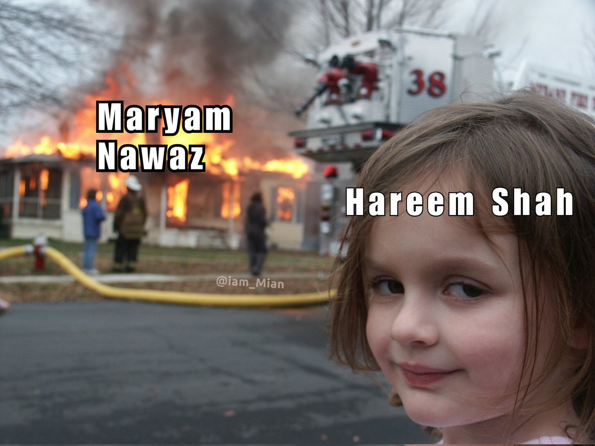 IrtazaHassa's tweet photo. کرپٹ مافیاز کے کرتوت بے نقاب کرنے پر پوری قوم کی طرف سے حریم شاہ کی عظمت کو سلام 
 ❤ @_Hareem_Shah https://t.co/H4RHpxqAJ5