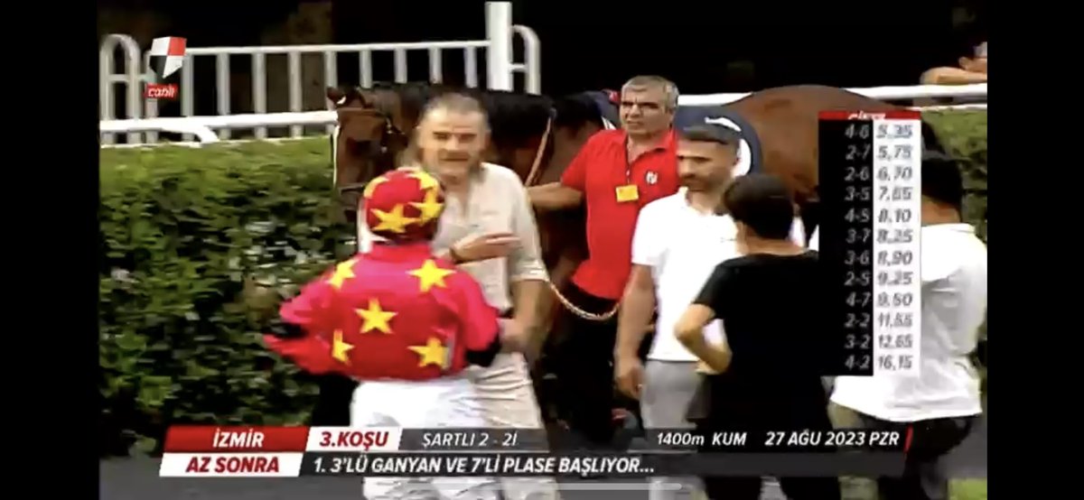 Bir Hipodroma aynı yarış günü 3 efsane spiker fazla değil mi ? Gözlerimiz,kulaklarımız Kaan Kıynak’ı da aradı. Herkese selamlar 🙏
@huseinkecici 
@ParlarTanzer 
#YükselSaymaz