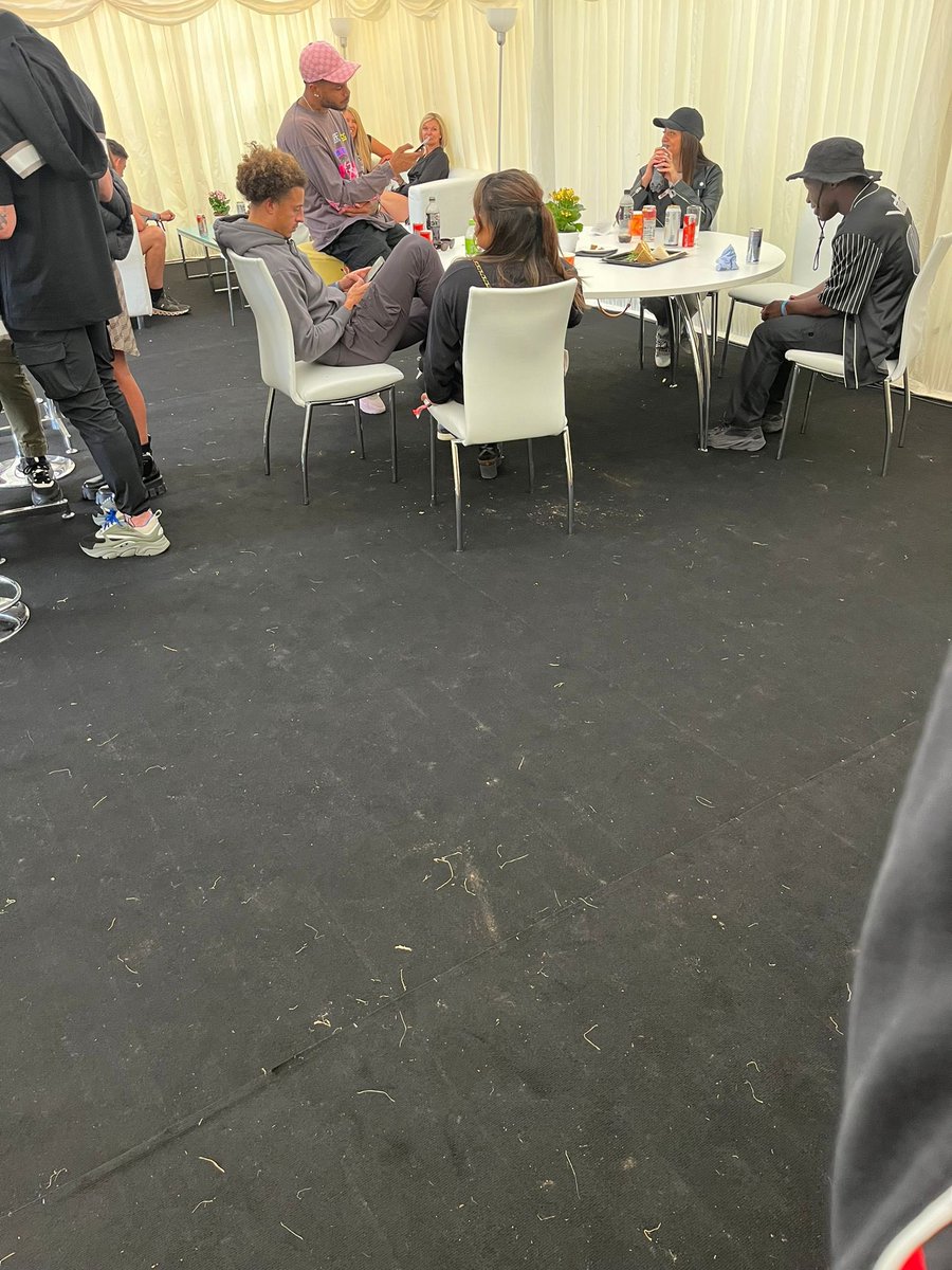 Rich Hare tweet media