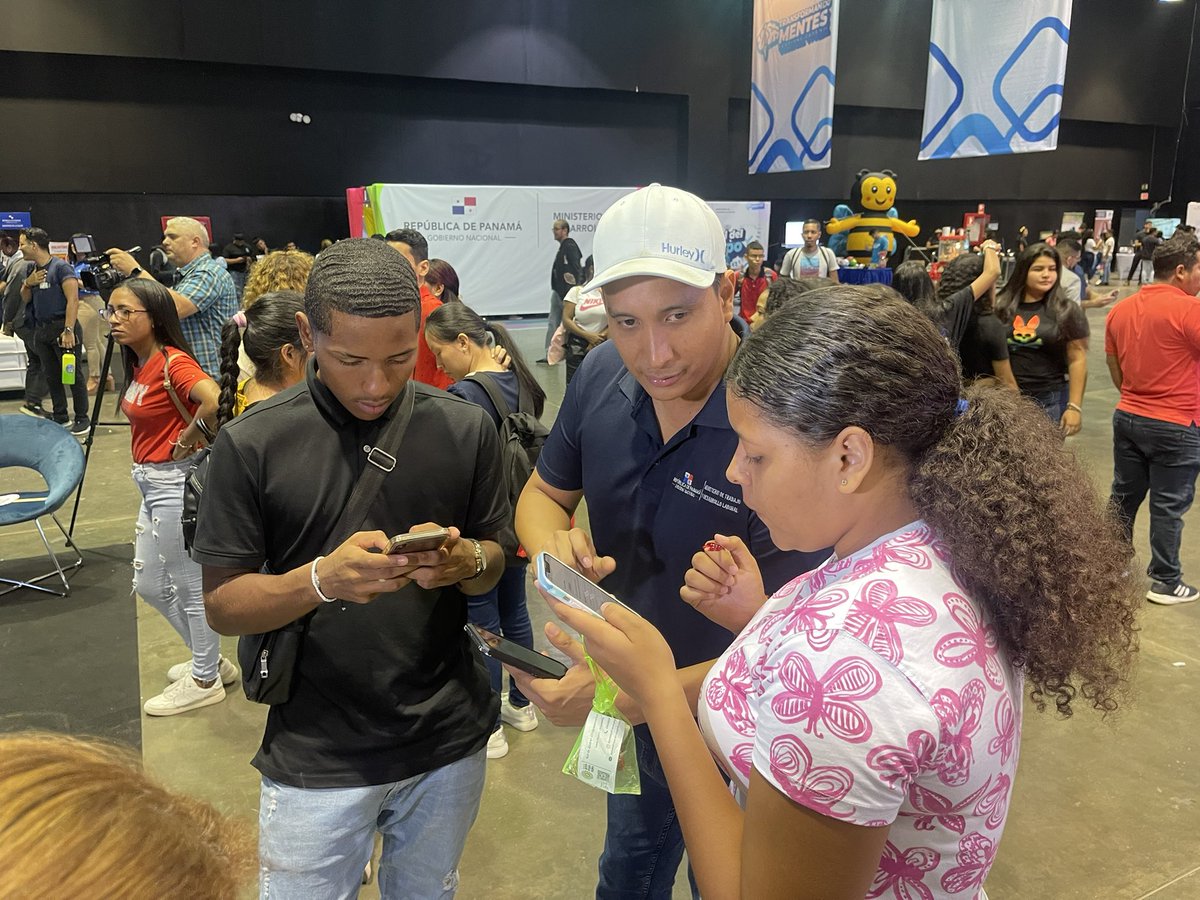 alfredomitre's tweet photo. El @mitradelpma participó del Festival Juvenil del @midespma denominado #TransformandoMentes donde los #ConsejerosDeEmpleo ayudaron a identificar cómo podemos vencer los obstáculos sociales del Empleo Juvenil mediante formación efectiva y potenciar nuestras capacidades. https://t.co/uk3PZVXbWT