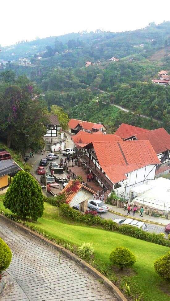 GianlucaCoccon1's tweet photo. Fantástica 
LA COLONIA TOVAR hermoso pueblo con tradiciones Alemanas …Edo Aragua VENEZUELA 🇻🇪🇻🇪🇻🇪🇻🇪🇻🇪🇻🇪🇻🇪🇻🇪🇻🇪🇻🇪🇻🇪🇻🇪🇻🇪
Créditos: Lelis Lelita Bultron https://t.co/AS7SRmtUBY