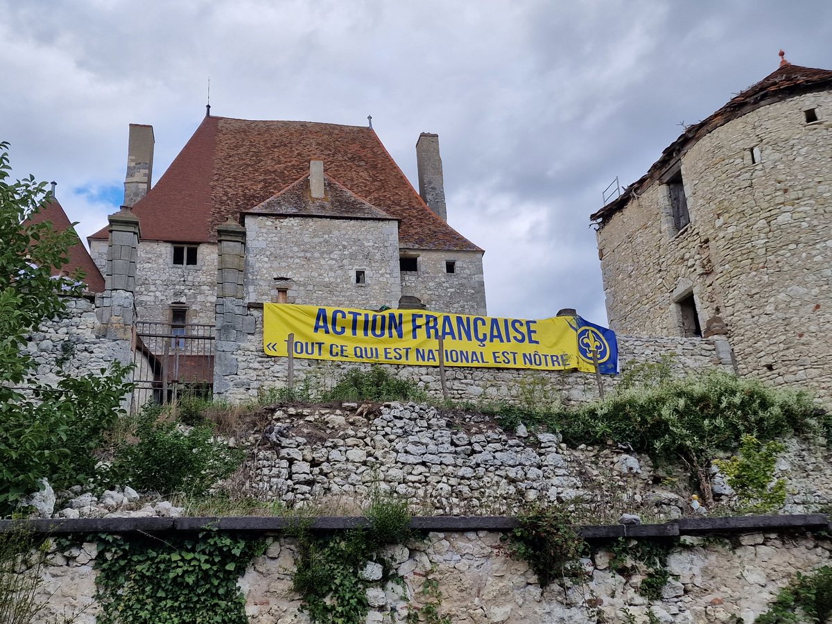 AF_Lille's tweet image. 🔵 Nos militants étaient présents tout du long de ce CMRDS 2023.

⚪️ Nous saluons l'excellente conférence de samedi matin de Jean-Philippe Chauvin intitulé du soucis environnemental à l'écologie intégrale et royale terminant cette semaine intense.