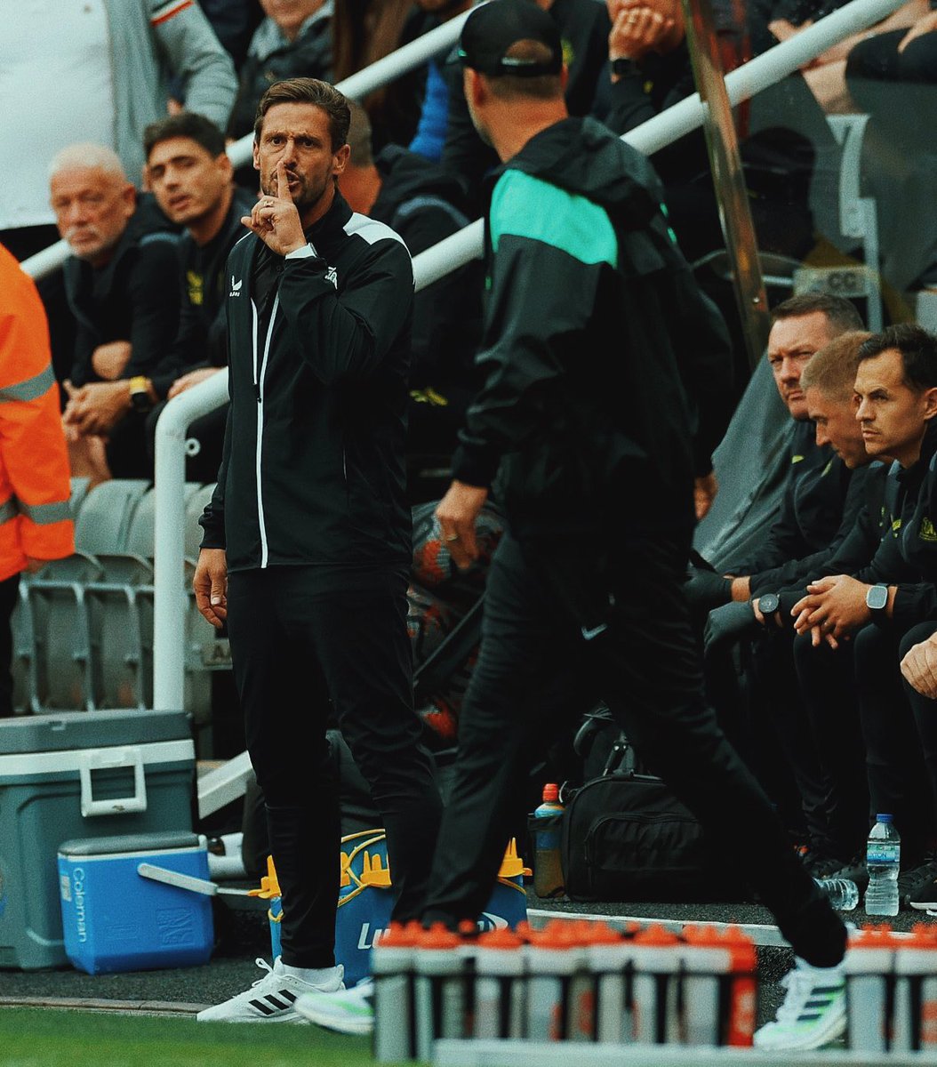 Jason MAD DOG Tindall.

#NUFC LEGEND. 

You beautiful man.