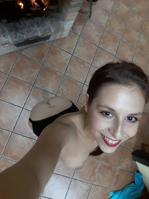 Antonia Sainz - Don't miss!! 😍💦 Today's LIVE STREAM on my https://t.co/7bUVgI5O7k 💯👉 start at 8:30 PM CET ❤️ #antoniasainz #pornstar #onlyfans #adultcontent #adultcreator https://t.co/I2HUIh9fhE