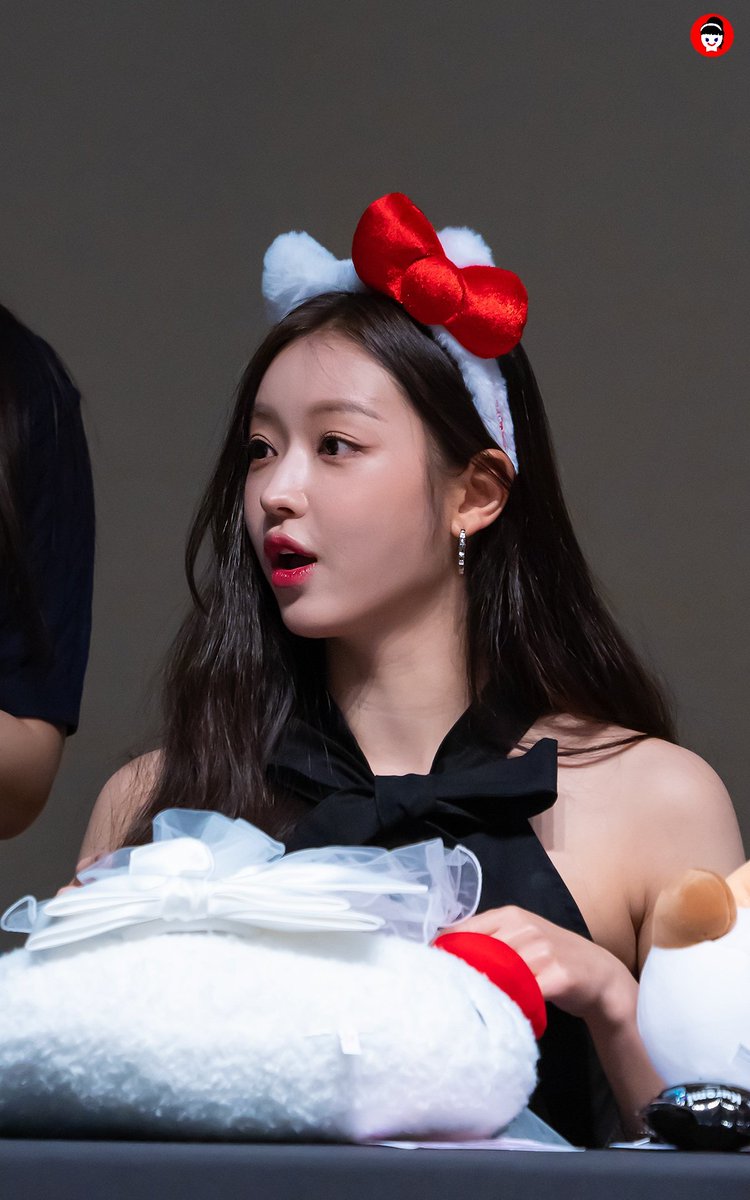 bingre0421's tweet photo. 230827 점프업이엔티 대면 팬사인회

#오마이걸 #OHMYGIRL #OMG
#유시아 #유아 #YOOA https://t.co/TBRz314YEB