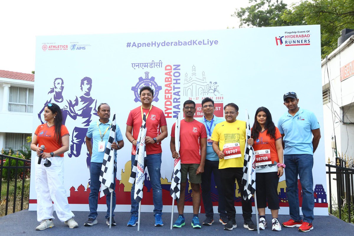 VinayKumar_dt's tweet photo. Flagged off Day 2 of the NMDC Hyderabad Marathon and witnessed great energy and spirit. Kudos to everyone! The city was awake, alive and it felt great to complete the 10K marathon with the rest of the team. Congratulations! https://t.co/RwOKGVTVC3