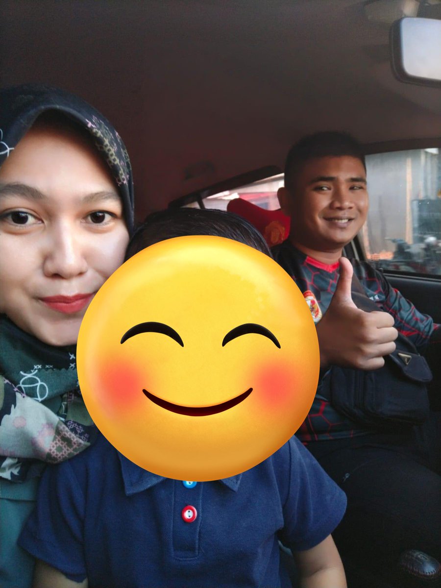 capekkkkxixi's tweet photo. Gaya andalan 👍🏻😭 paspampres satu ini agak laennnnn Ntah istrinya tenang gak ya wkwk. Menculik, menganiaya, meminta tebusan 50 juta dan meninggal akhirnya korban. Akan membuka luka lama untuk rakyat Aceh nih. Hidup tenang kyk kurang manusia biadab https://t.co/Cv5Sploeug