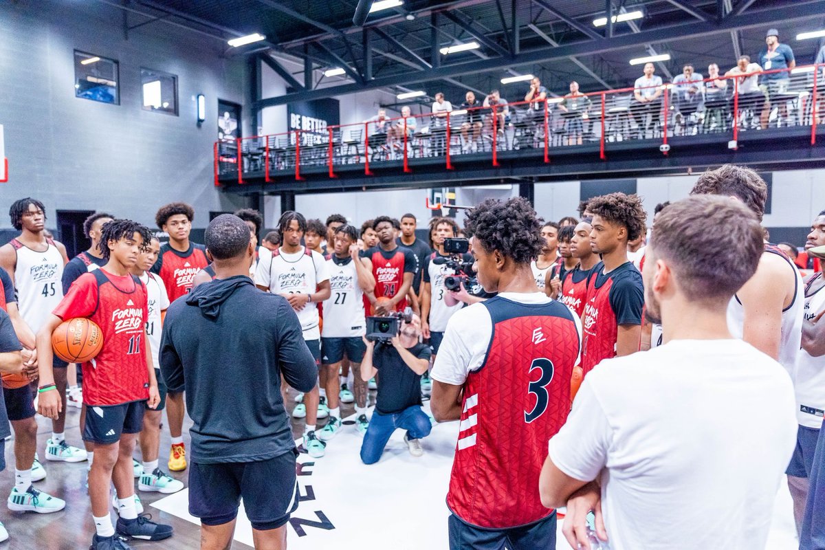 PhilBeckner's tweet photo. Powerful moment at camp when @Dame_Lillard told the players -

“Your TALENT is GREATER than most, but what’s going on around the OUTSIDE of you is making the INSIDE of you WEAKER.
The moment of TRUTH comes for all of us.”

@frmlazro 🏀🧪💯🏆 https://t.co/ZykdTEUD8Z