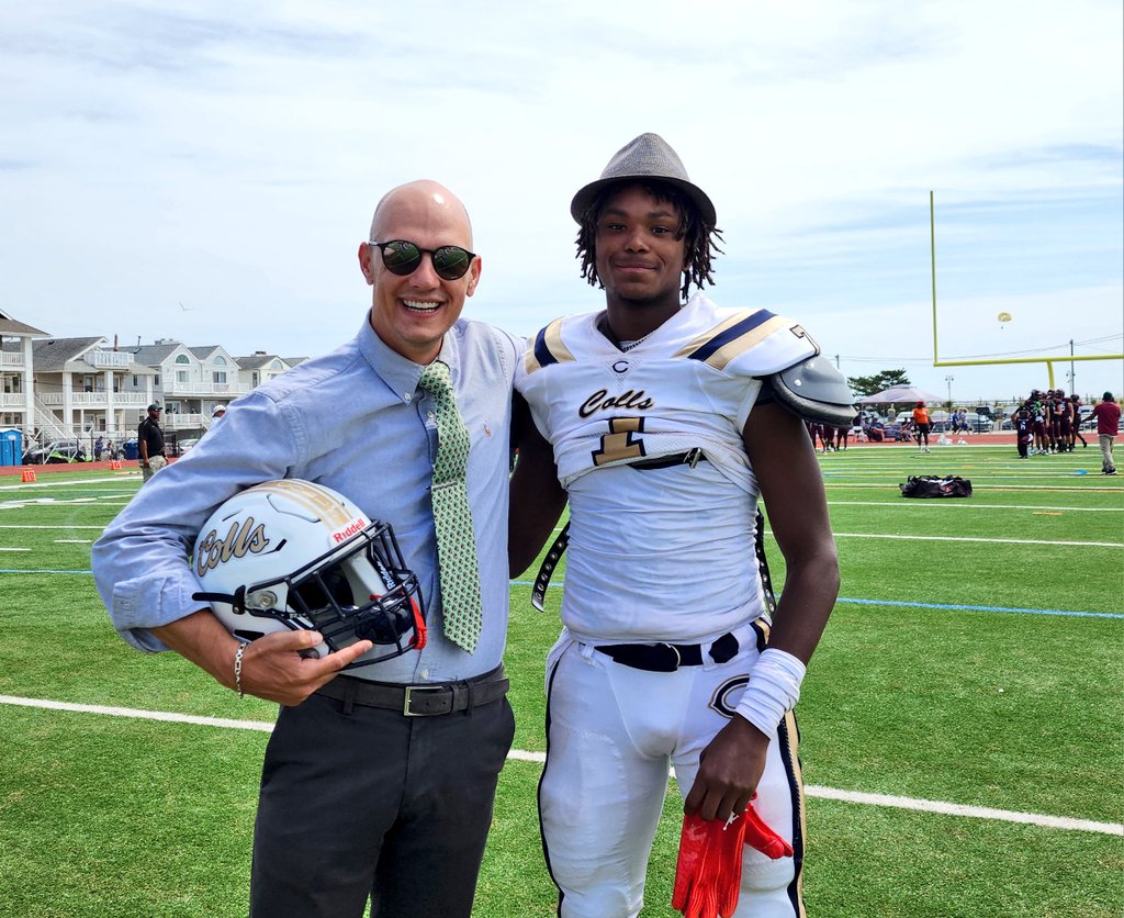 My Hat's Off to Collingswood senior Shak Carter! 

He had a terrific touchdown catch and snatched two interceptions as the Colls rolled Maple Shade at Battle at the Beach, 34-0!