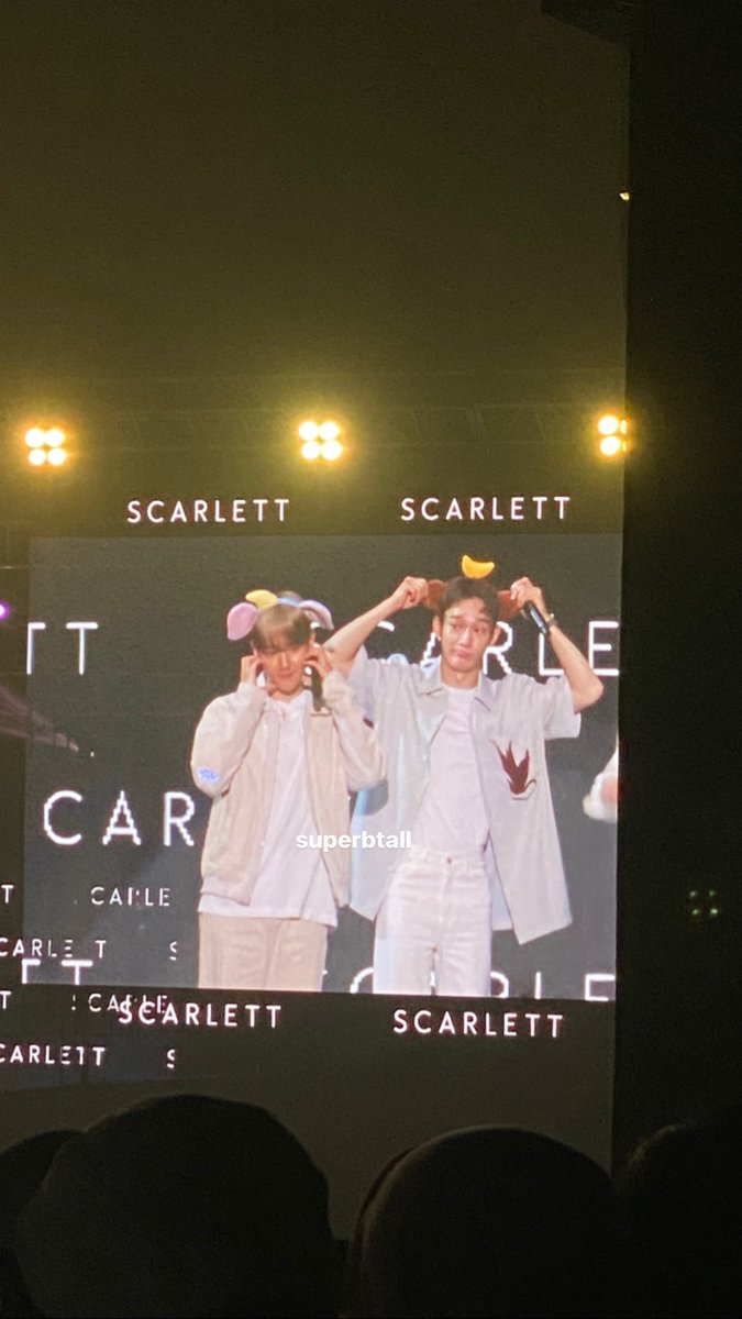 MY BAEKCHEN!!!!!! 😭 #GlowToYou #EXO_AT_INDONESIA