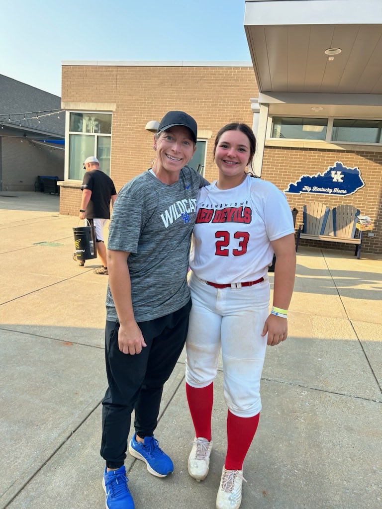 jordan_nailling's tweet photo. I had the best time and learned so much at @UKsoftball camp! Thank you @UKCoachLawson @BrittCerv14 @UKCoachHimes @kswaggyyyy . @RedDevils16U #RedDevils4Life #GoBigBlue 💙 https://t.co/tetHWfcw77