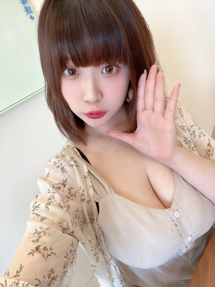 嚴重感冒😷ing
只好拿以前的照片… https://t.co/ngRBOOJSbJ