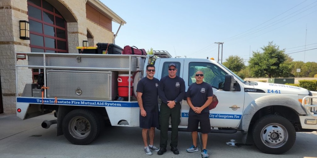 Sending our Georgetown Firefighters to Burkburnett to provide assistance with fires as part of the Texas Intrastate Fire Mutual Aid System (TIFMAS) deployment. Stay safe and thank you for your dedication! 🙌🔥#GeorgetownFirefighters #TIFMAS #FirefightersInAction