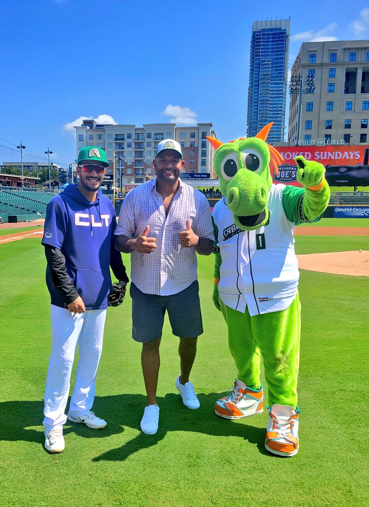 Thanks to @IBThatRaspOnTV of <a href="/QClifeWBTV/">QC Life</a> for throwing out a first pitch today! 🔥🔥