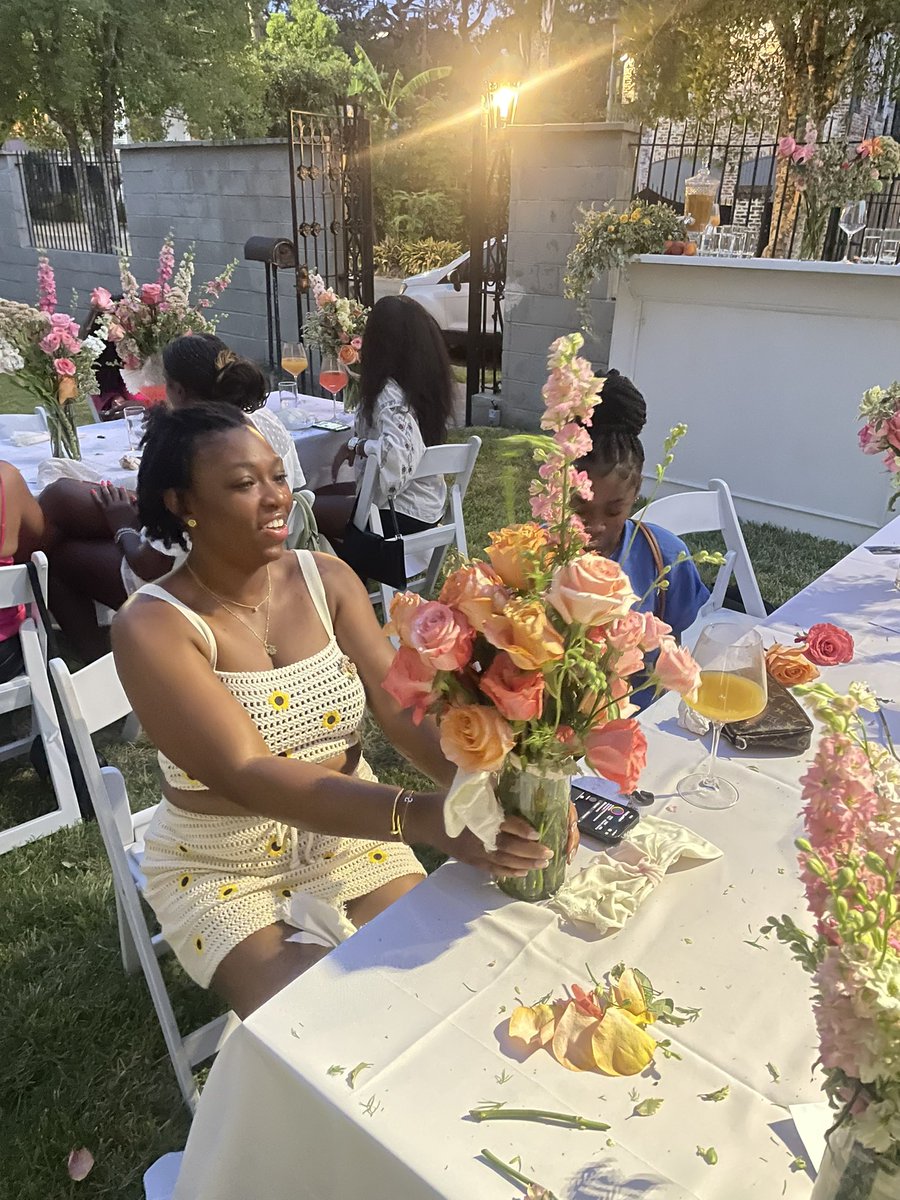 StyleandGrace_1's tweet photo. I had a party last night 🤍 https://t.co/VUd4TVerr4