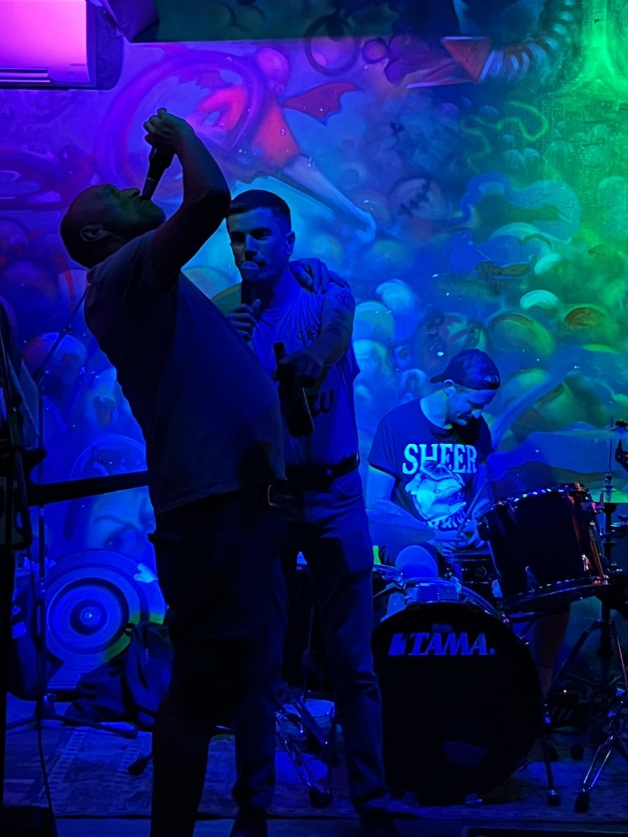 FATJAM's tweet image. Afterparty was loose. Just the way we like it. #ojaaarlerixtel #aarlerixtel #flits #fatjam #oja