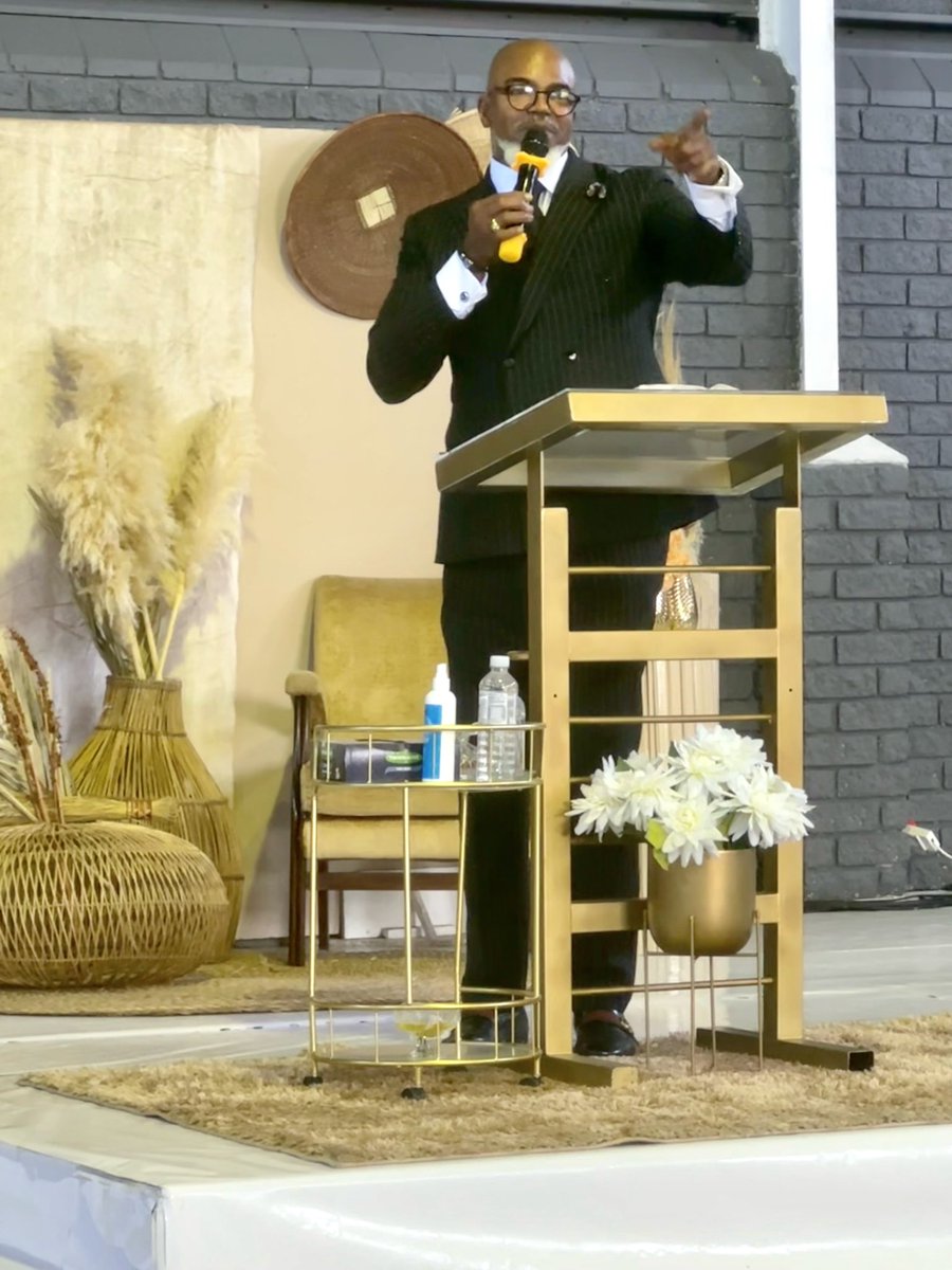 rdwic3's tweet photo. Dr. Claybon Lea, Jr. preached for IC3 Africa Board Member Pastor Bongani &amp; Mrs. Lindewe Msibi at Christ Worship Church International in Western Cape IC3 Africa #PreachingMission #rdwic3 #CapeTown #SouthAfrica 🇿🇦 https://t.co/mlZoQWNeKG