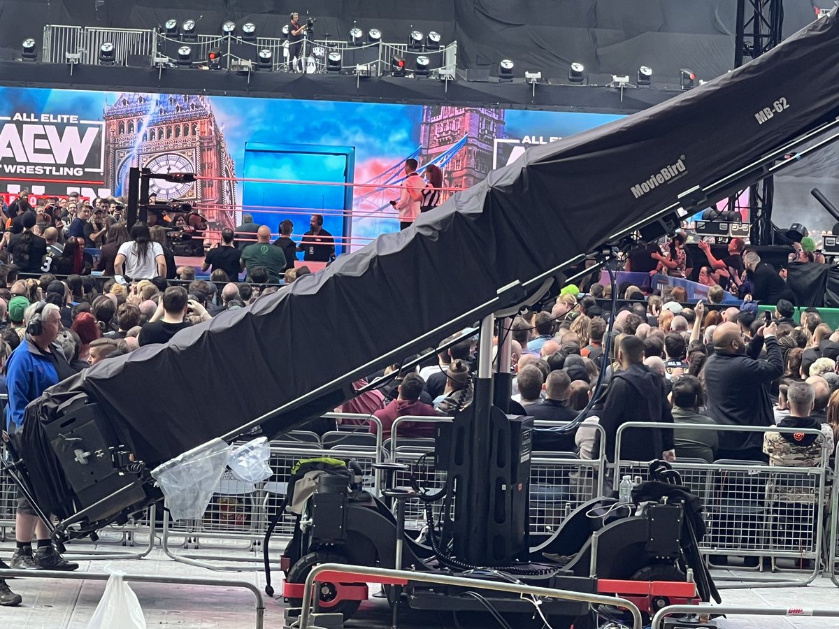 #AEWAllIn trying to pass this off as an “unrestricted view”