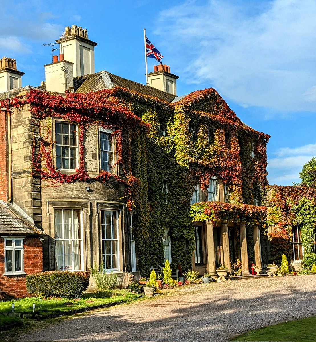 The Pottery Cave - Staffordshire tweet media