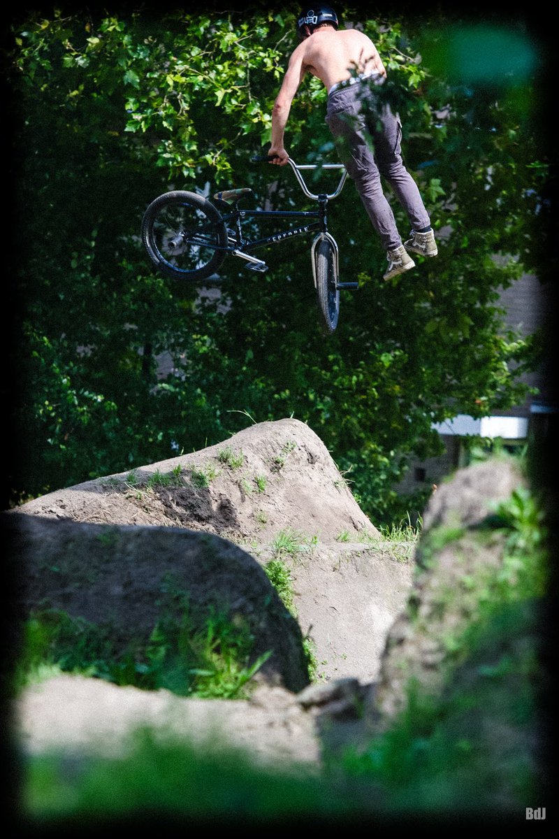 FATJAM's tweet image. The Sugar Hills trails have hosted the FATJAMs since 1990 after completing two Street versions in 1988 and 1989 in Aarle-Rixtel. That makes it the longest running annual BMX jam on the universe. 

#bmx
#fatjam
#aarlerixtel
#fatbmx