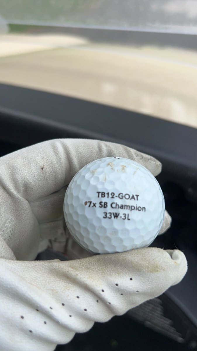 _That1Jeep's tweet photo. @coolbreeze024 I think I found your golf ball https://t.co/D4E9pm4MM0