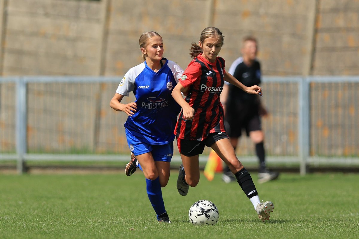 SaltdeanWomenFC's tweet photo. Pre season ☑️ 

Our DS completed their pre season this afternoon after travelling to neighbours @ShorehamFCWomen 

Their league campaign starts next weekend as they travel to Horsham Sparrows.

📸 @nonleaguesnappa https://t.co/g0AbPUD80I