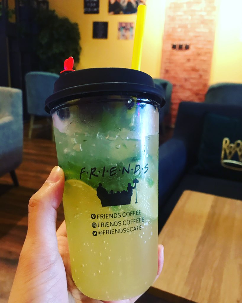 Friends6Cafe's tweet photo. Enjoying the refreshing passion fruit mojito ❤️, 📍Wadi Laban Plaza , Exit 33 
#friendscoffee #passionfruit #mojito https://t.co/eFwJyiZ1qK