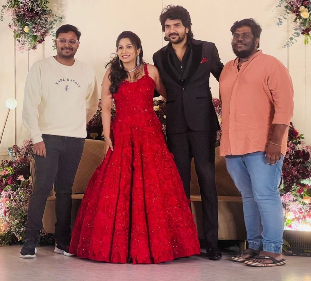 Nikhil195Nikhil's tweet photo. @Kavin_m_0431 Reception Photos 😍😍

Nalaikku Nxt movie Title Reveal 🥳#KEY #Elan

#Kavin #Kavin05  #YuvanShankarRaja #yuvan #KavinFans #KavinMarriage #KavinWedding #KavinWedsMonicka #KavinArmy #KavinMonicka #kavinmarried https://t.co/IKOgZIg6X8