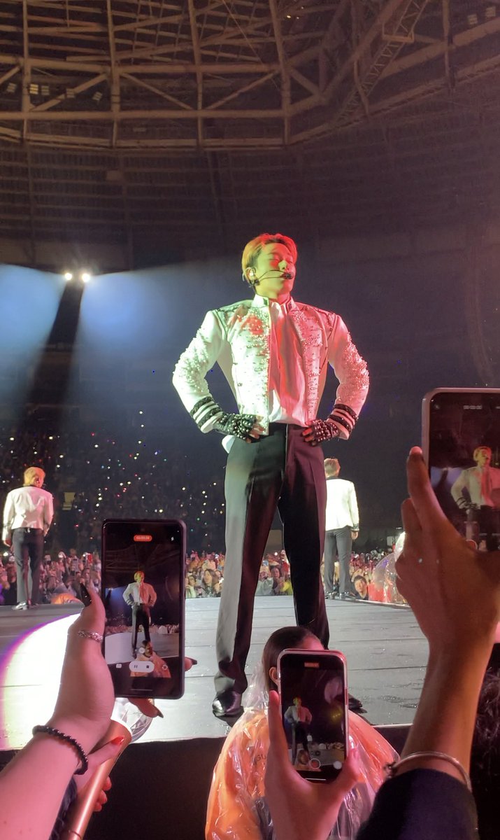 allforsan710's tweet photo. This photo of Choi San is so powerful 
#san #choisan #ateez #산 #최산 #에이티즈 #ATEEZinBrazil #ATEEZinLatam https://t.co/X2eD4LwAVM