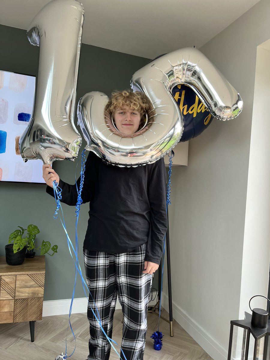 DarrenGarbett's tweet photo. Well what a weekend for my sons 15th birthday @VictoriousFest followed by @BhamBotanicalGd for the outdoor screening of Predator then Shao Dow @Edgbaston #onmychinstrap https://t.co/QfvyaVsV3u