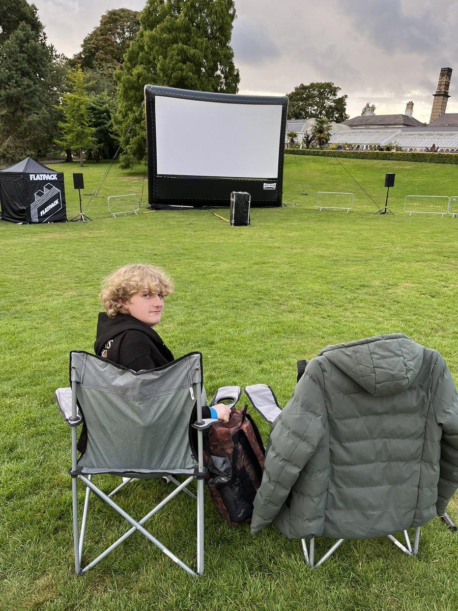 DarrenGarbett's tweet photo. Well what a weekend for my sons 15th birthday @VictoriousFest followed by @BhamBotanicalGd for the outdoor screening of Predator then Shao Dow @Edgbaston #onmychinstrap https://t.co/QfvyaVsV3u