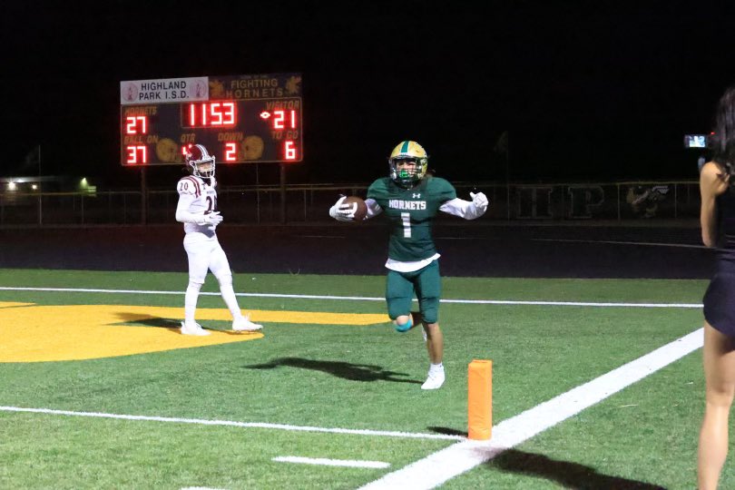 PressPassSports's tweet photo. Take a look at the Top 10 🏈 performers from across the Texas Panhandle after Week 1 📸 @jpegJoe Ernie Bowen, @lildaverickson and Sherry Philyaw #txhsfb https://t.co/hGhxvKvx2t https://t.co/zpi7wyPinr
