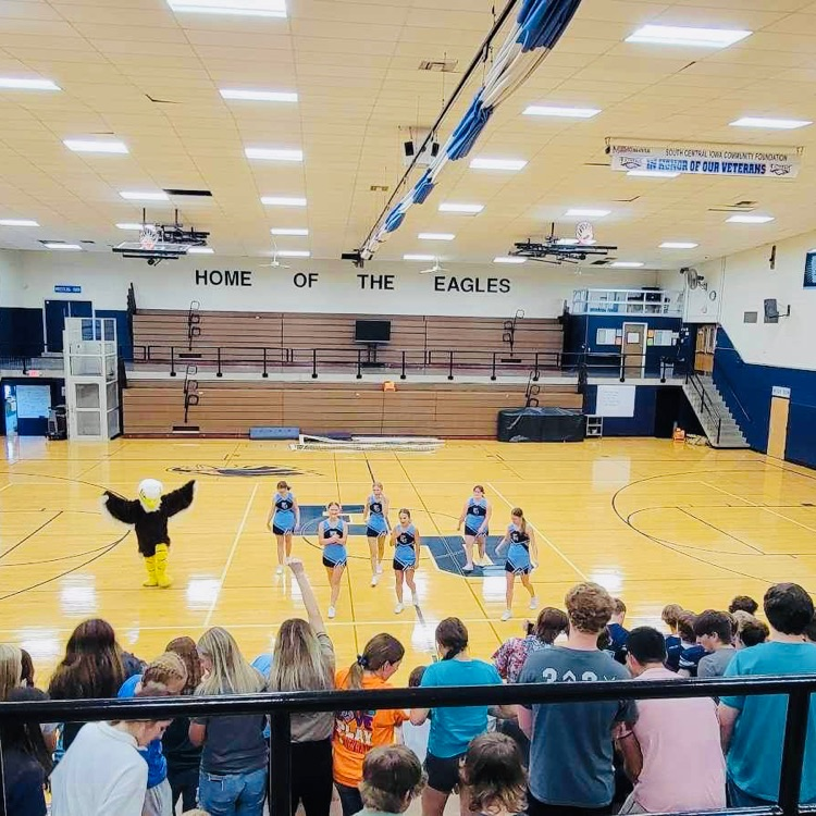EU_CSD's tweet photo. Friday, August 25th we opened the school year with our pep rally kickoff! It was a great 1st week!
Our VB and FB student athletes started the season off with a win!
#EUPride
📣💙🤍🦅 https://t.co/nJH09NP1AB