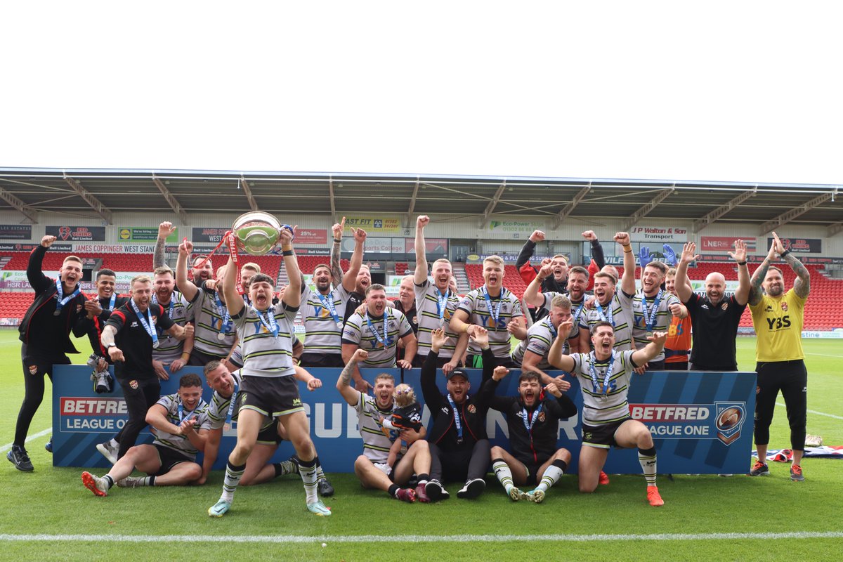 🏆 2023 Betfred League One Champions.

📷 <a href="/PhotographyTcf/">TCF Photography</a> 

#UTR | #RamsFam